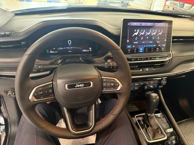 Certified 2025 Jeep Compass Trailhawk w/ Trailhawk Elite Group AWD/4WD image 51