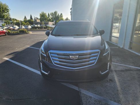 Used 2018 Cadillac XT5 Luxury w/ Driver Awareness Package FWD image 6