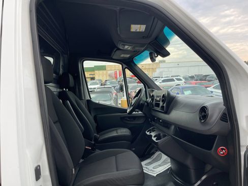 Used 2019 Mercedes-Benz Sprinter 170 Cargo image 29
