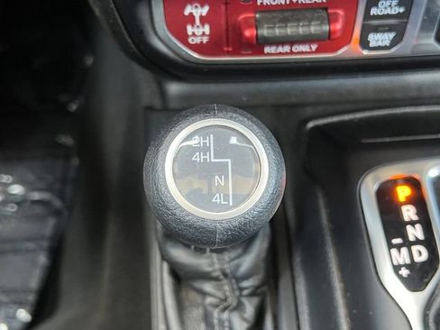 Used 2025 Jeep Wrangler Unlimited Rubicon AWD/4WD image 10