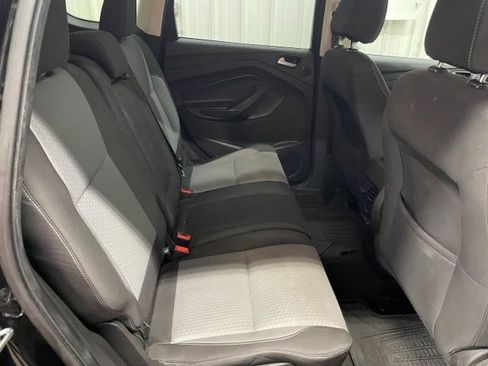 Used 2017 Ford Escape SE w/ Equipment Group 201A AWD/4WD image 15