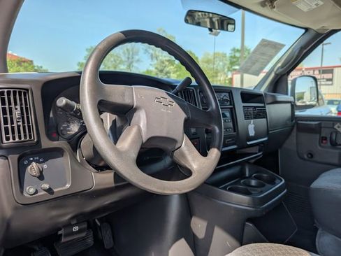 Used 2007 Chevrolet Express 1500 RWD image 8