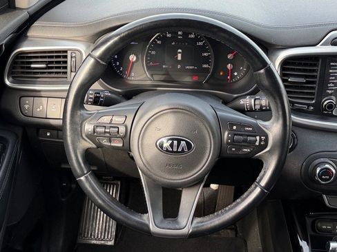 Used 2016 Kia Sorento SX image 18