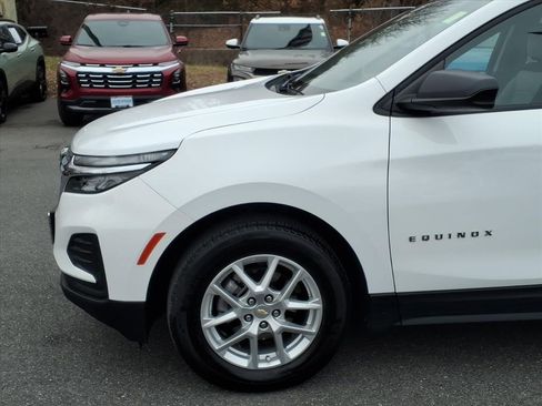 Used 2023 Chevrolet Equinox LS image 7