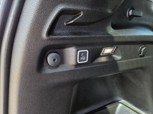 Used 2025 Jeep Grand Cherokee L Altitude AWD/4WD image 32