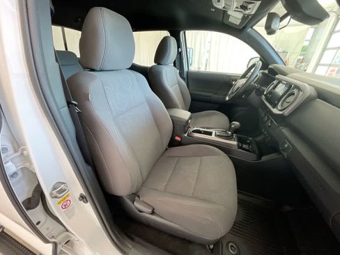 Used 2019 Toyota Tacoma TRD Off-Road AWD/4WD image 24