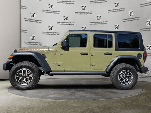 Used 2026 Jeep Wrangler Unlimited Rubicon AWD/4WD image 2
