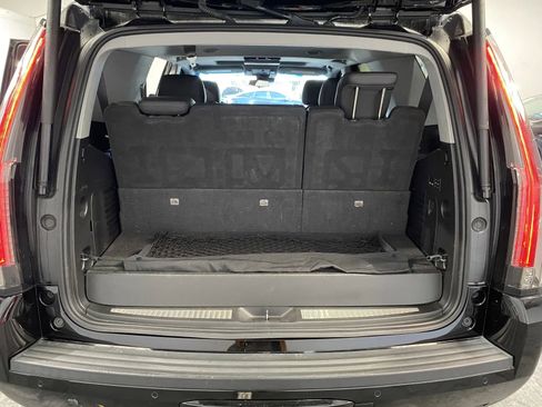 Used 2019 Cadillac Escalade Premium Luxury image 8