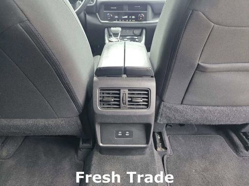 Used 2024 Nissan Rogue SV image 10