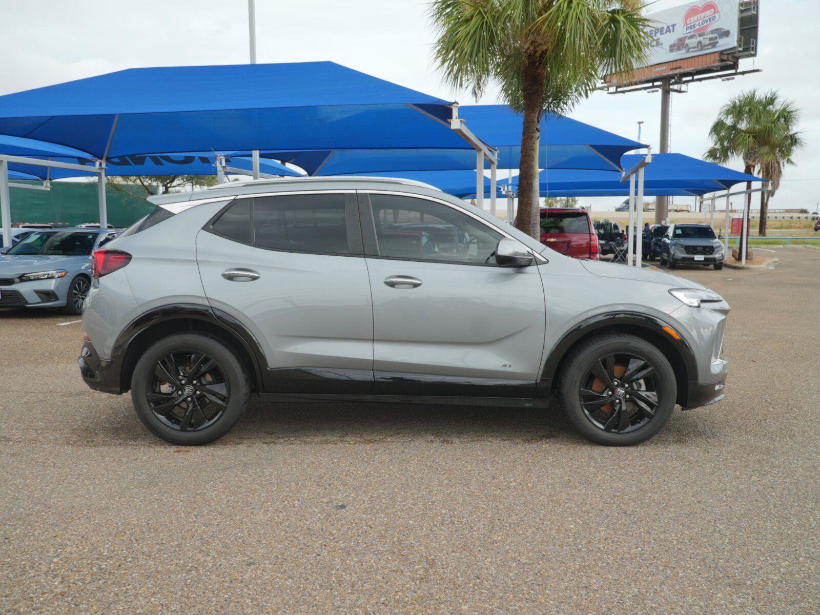 Used 2025 Buick Encore GX Sport Touring FWD image 9