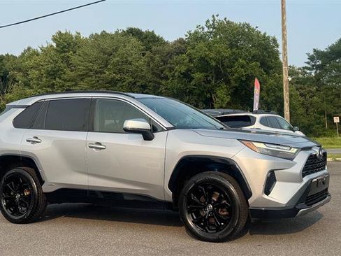 Used 2022 Toyota RAV4 SE w/ SE Grade Weather Package AWD/4WD image 7