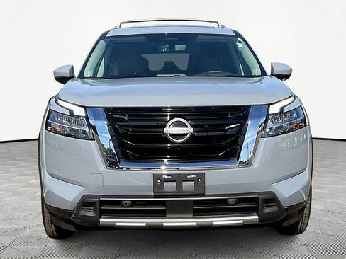 Used 2024 Nissan Pathfinder Platinum w/ Cargo Package image 3