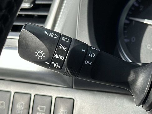 Used 2019 Toyota Highlander Limited Platinum image 18