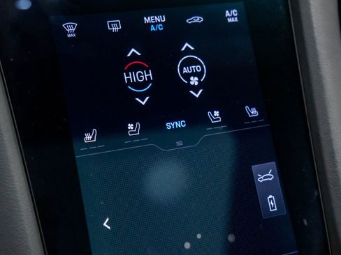 Certified 2021 Porsche Taycan 4S image 21