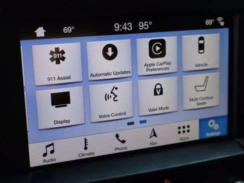 Used 2019 Ford F150 Platinum w/ Equipment Group 701A Luxury AWD/4WD image 9
