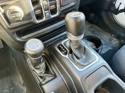 Used 2019 Jeep Wrangler Unlimited Sport S image 28