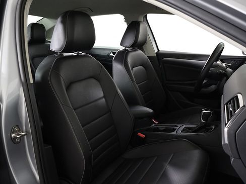 Used 2024 Volkswagen Jetta SE FWD image 30
