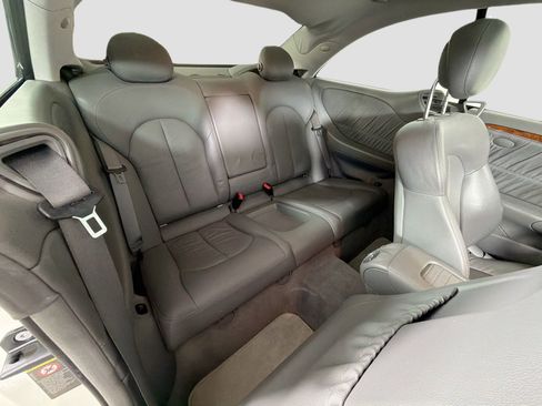 Used 2007 Mercedes-Benz CLK 350 Coupe image 26