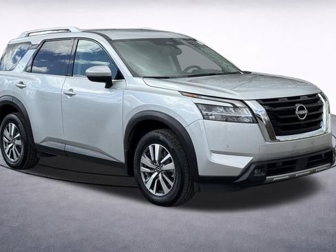 Used 2022 Nissan Pathfinder SL image 13