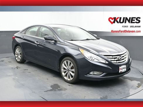 Used 2011 Hyundai Sonata SE FWD image 1