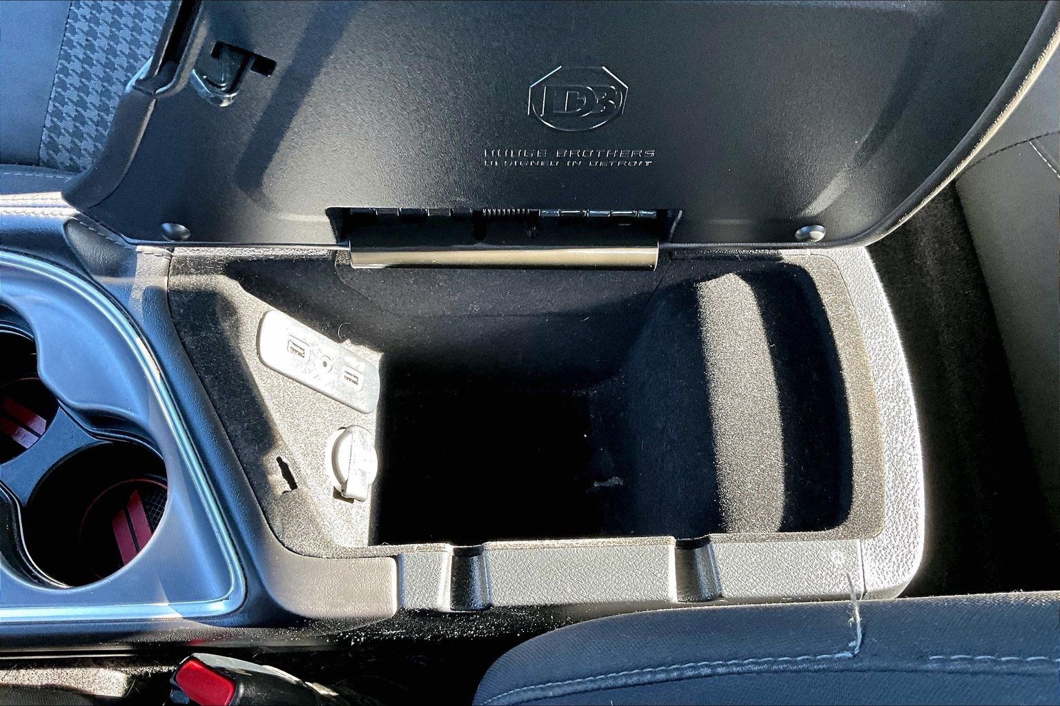 Used 2019 Dodge Challenger SXT RWD image 23