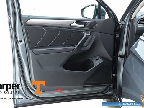 Used 2024 Volkswagen Tiguan SE w/ Panoramic Sunroof Package FWD image 57