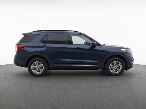 Used 2024 Ford Explorer XLT w/ Equipment Group 202A AWD/4WD image 9
