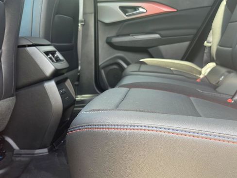 Used 2025 Chevrolet Equinox EV RS w/ Convenience Package II FWD image 12