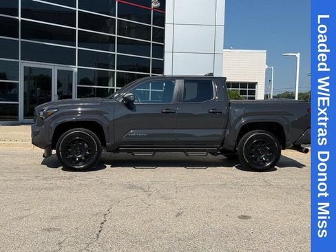 Used 2024 Toyota Tacoma SR5 AWD/4WD image 6