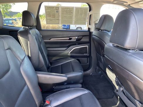 Used 2025 Kia Telluride S image 30