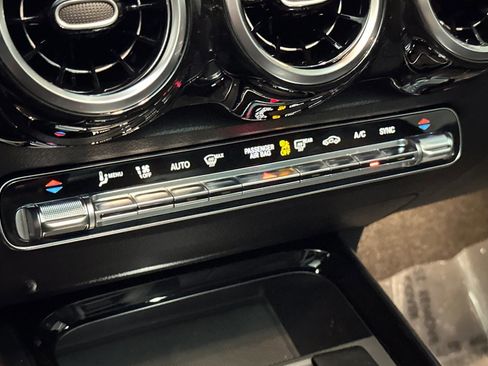 Used 2026 Mercedes-Benz GLB 250 image 18