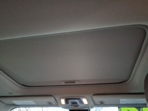 Used 2022 Toyota Sienna Limited image 12