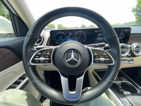Used 2023 Mercedes-Benz GLB 250 image 12