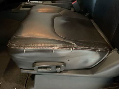 Used 2012 Nissan Frontier PRO-4X w/ Pro-4x Luxury Pkg image 12