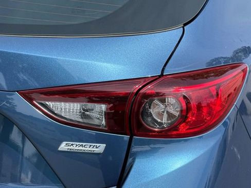 Used 2018 MAZDA MAZDA3 Touring FWD image 45