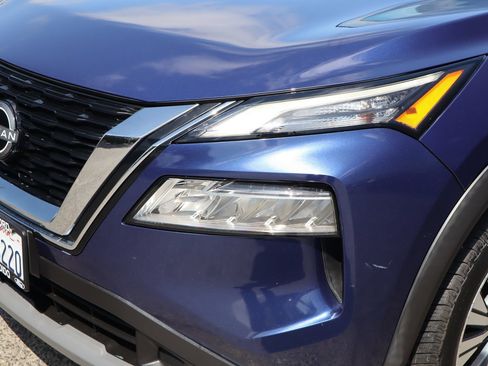 Used 2023 Nissan Rogue SV FWD image 8
