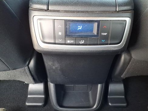 Used 2019 Toyota Highlander LE image 16