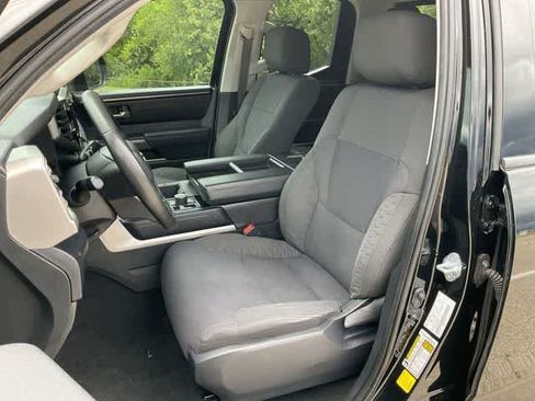 Used 2022 Toyota Tundra SR5 AWD/4WD image 13