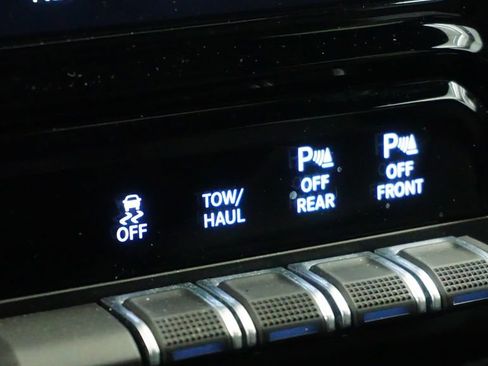 Used 2023 RAM 1500 Laramie AWD/4WD image 34