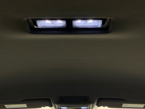 Used 2025 Volkswagen ID.4 Pro RWD image 16