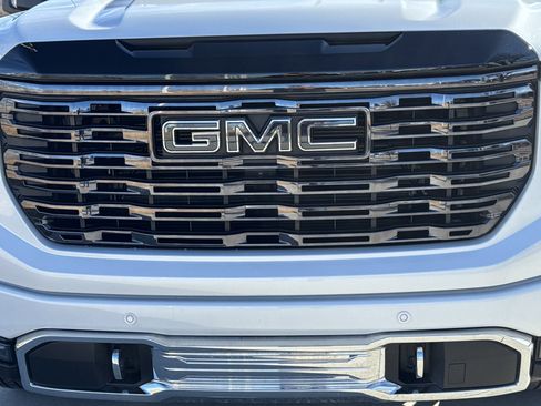 Used 2025 GMC Sierra 1500 Denali Ultimate image 7