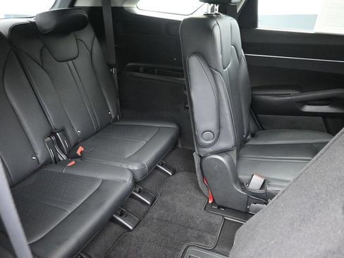 Used 2023 Kia Sorento EX AWD/4WD image 11