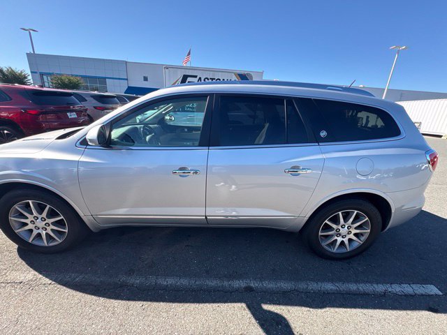 Used 2017 Buick Enclave Leather w/ Trailering Package FWD image 4