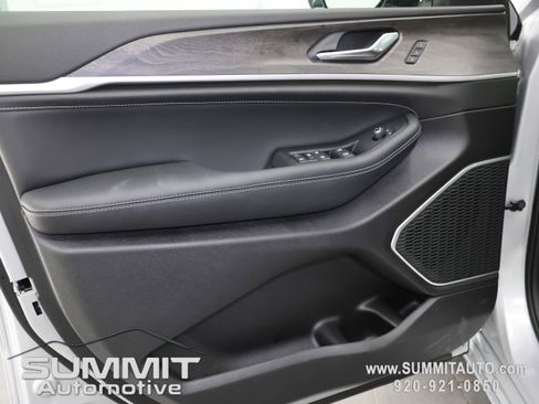 New 2026 Jeep Grand Cherokee Limited Reserve image 48