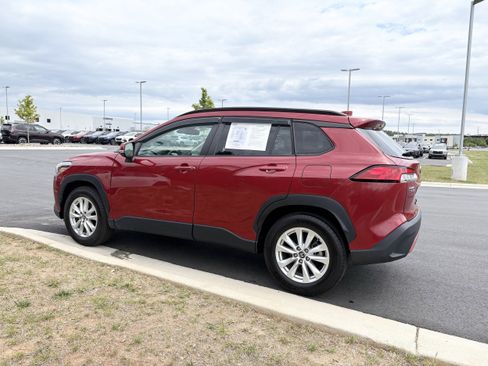 Used 2022 Toyota Corolla Cross LE AWD/4WD image 5