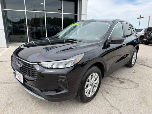 Used 2024 Ford Escape Active w/ Tech Pack #1 AWD/4WD image 3