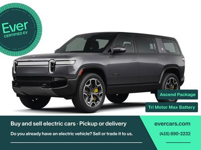 Used 2025 Rivian R1S Premium