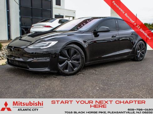 Used 2021 Tesla Model S Plaid image 1