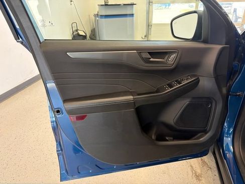 Used 2023 Ford Escape Active AWD/4WD image 40