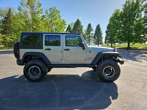 Used 2016 Jeep Wrangler Unlimited Sport w/ Quick Order Package 24S AWD/4WD image 7